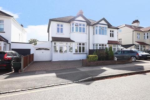 3 bed property, in Nightingale Lane, £830,000