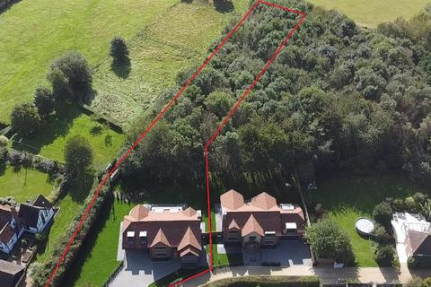 5 bed property, in Greys Green, £2,000,000