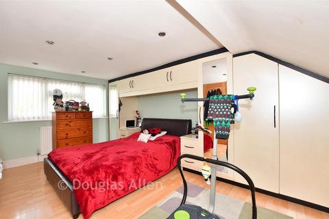 4 bed property, in Chadwell Heath Lane, £525,000