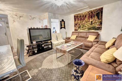 1 bed property, in Newcastle Road, £59,950