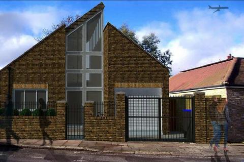2 bed property, in Hillcroft Crescent, £750,000