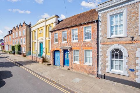 4 bed property, in High Street, £445,000