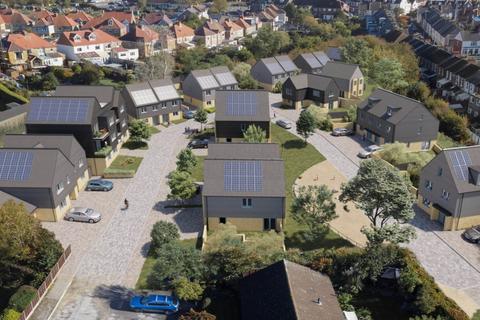 Land, in Moat Farm Road, £1,750,000