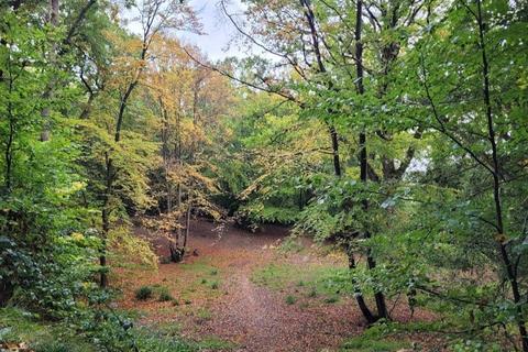 Land, in Powder Mill Lane, £19,000