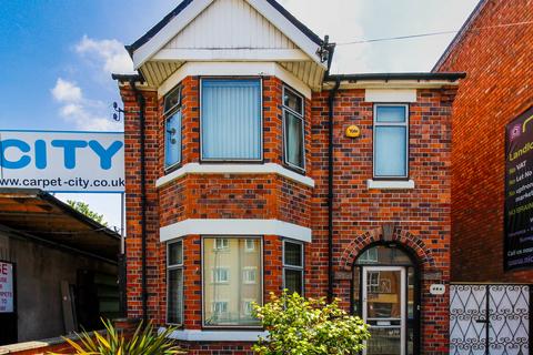 3 bed property, in Foleshill Road, £260,000