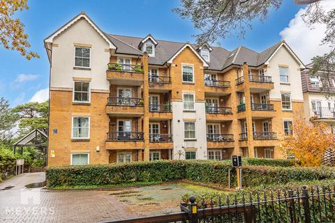 2 bed property, in Knyveton Road, £220,000
