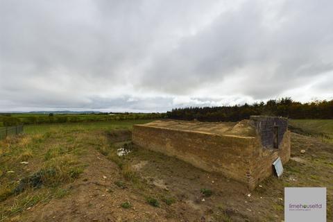 3 bed property, in Plot, £80,000