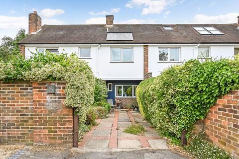 4 bed property, in The Holdens, £650,000