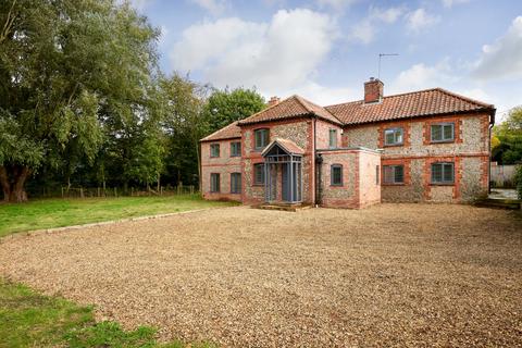 5 bed property, in Old Hall Lane, £675,000