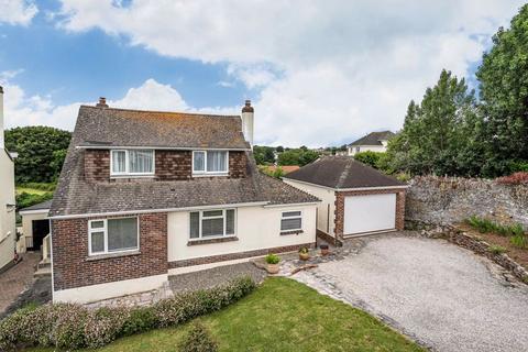 3 bed property, in Langley Avenue, £515,000