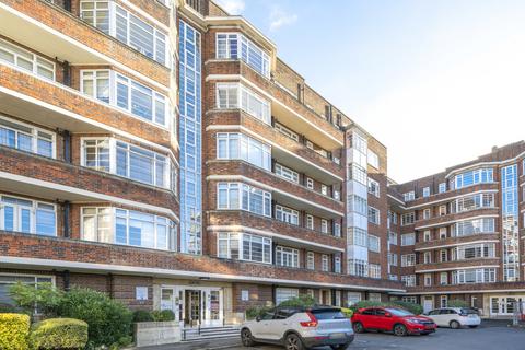 2 bed property, in Belsize Avenue, £700,000