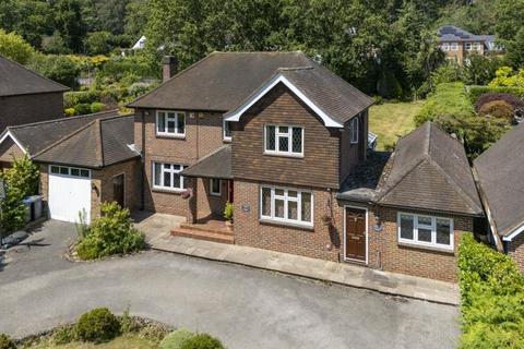 5 bed property, in Virginia Water, £1,295,000