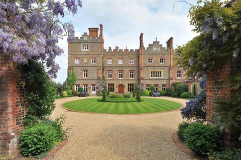 3 bed property, in Albury Park Mansion, £1,595,000