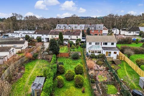 2 bed property, in Pottery Road, £235,000