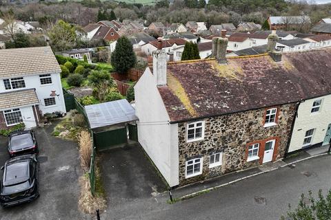 2 bed property, in Pottery Road, £235,000
