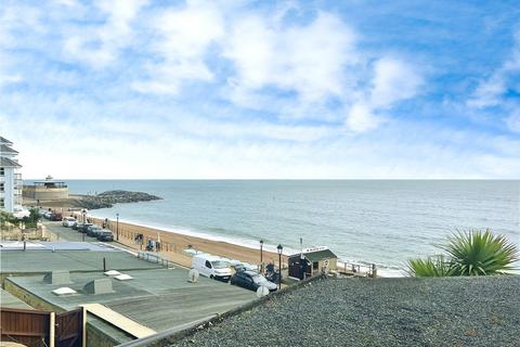 3 bed property, in Esplanade, £215,000