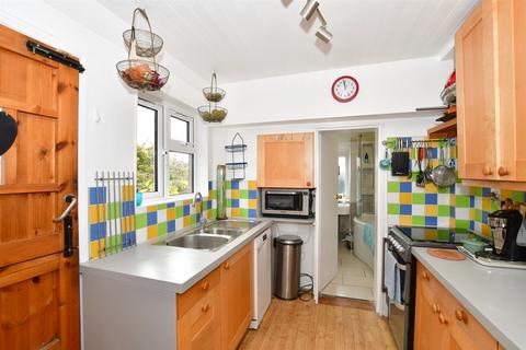 3 bed property, in Ranmore Road, £500,000