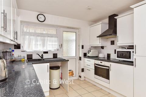 3 bed property, in Bramber Avenue North, £350,000