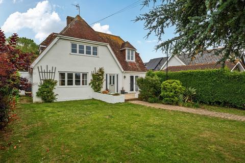 4 bed property, in Beehive Lane, £950,000