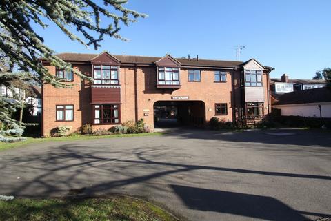 2 bed property, in Winterdene, £110,000