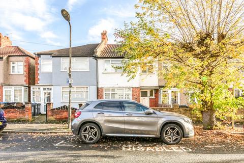 3 bed property, in Sunnymead Avenue, £565,000