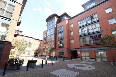 1 bed property, in Canal Wharf, £125,000