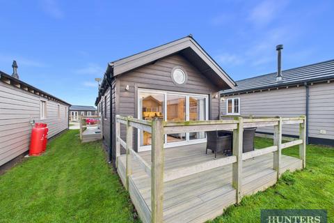 2 bed property, in Discovery Way, £170,000