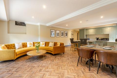 2 bed property, in Marske Hall, £325,000