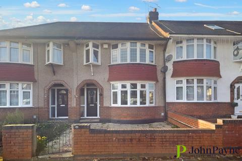3 bed property, in Quinton Road, £260,000