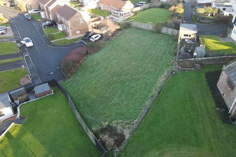 Land, in Green Close, £80,000