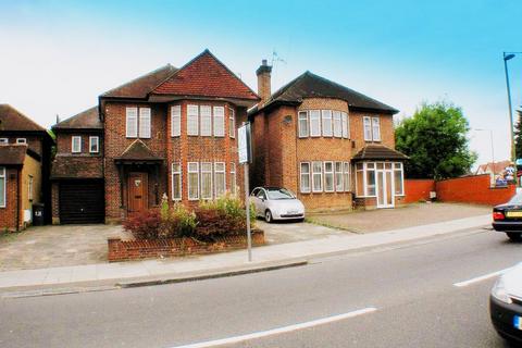 Studio, in Edgwarebury Lane, £2,300,000
