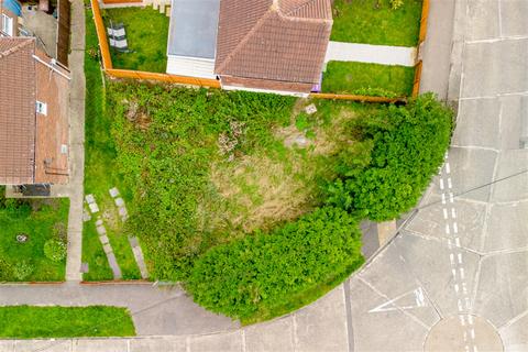 Land, in Land Adjacent To 22 Revesby Avenue, £59,950