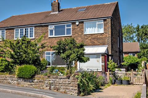 3 bed property, in Main Street, £375,000