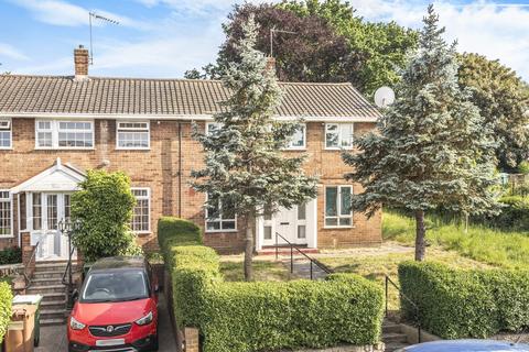 3 bed property, in Riverdale Road, £475,000