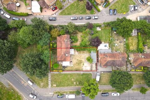 3 bed property, in Manford Way, £850,000