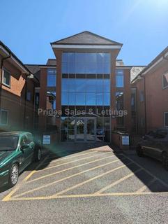 2 bed property, in St Catherine`S Mews, £115,000