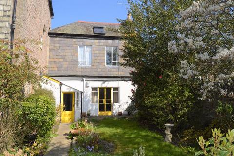 2 bed property, in 3 Bank Lane, £325,000