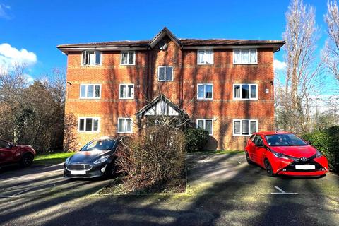 1 bed property, in Inverness Court, £190,000