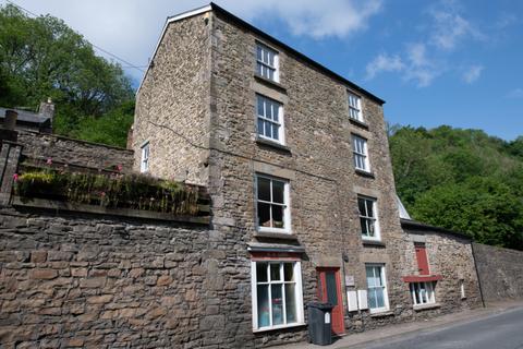 4 bed property, in Lydbrook, £425,000