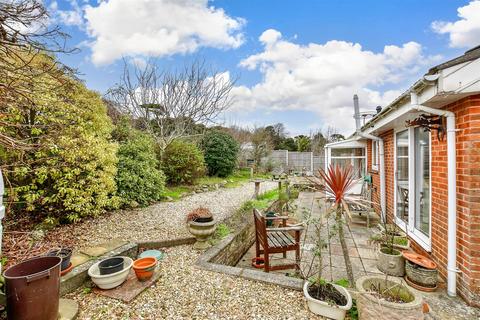 3 bed property, in Summers Court, £295,000