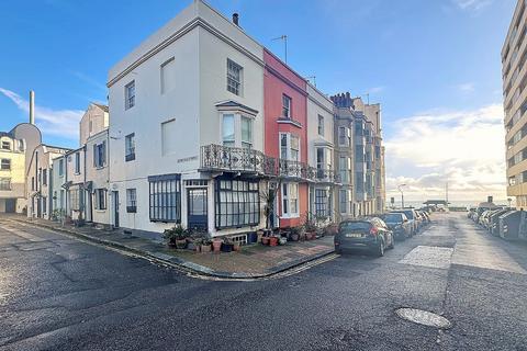 3 bed property, in Western Street, £675,000