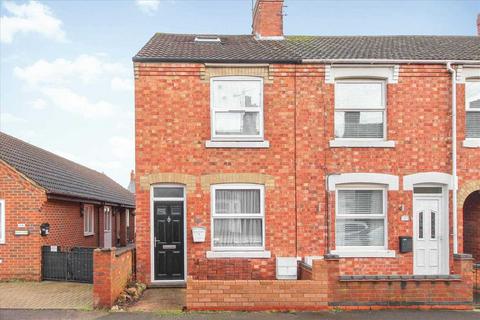 3 bed property, in Victoria Street, £230,000