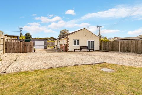 2 bed property, in Fakenham Road, £240,000