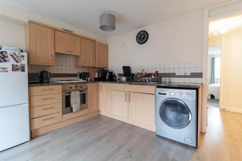 2 bed property, in Sophie Road, £110,000