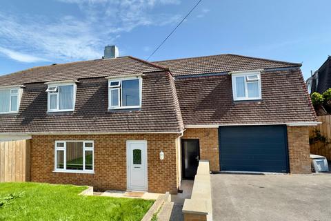 4 bed property, in Padstow, £425,000
