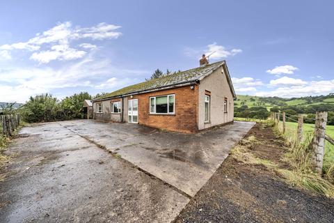 4 bed property, in Llantrisant, £150,000