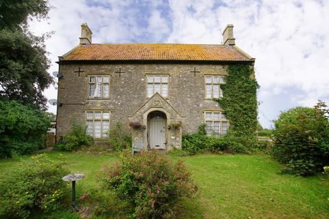 7 bed property, in Hinton, £590,000