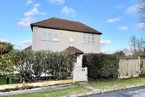 2 bed property, in Cornwall Avenue, £770,950