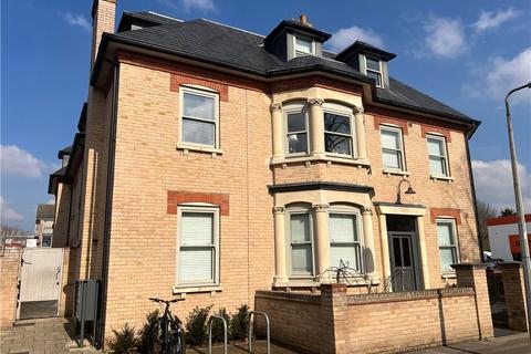 1 bed property, in Humberstone Road, £150,000