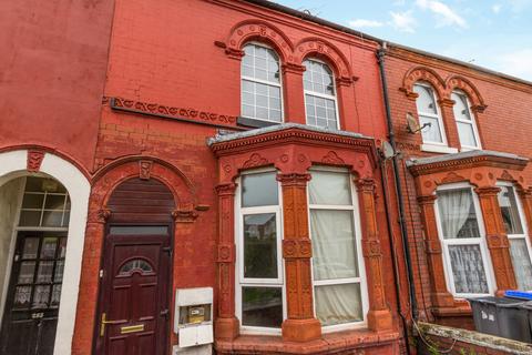 2 bed property, in Talbot Road, £60,000